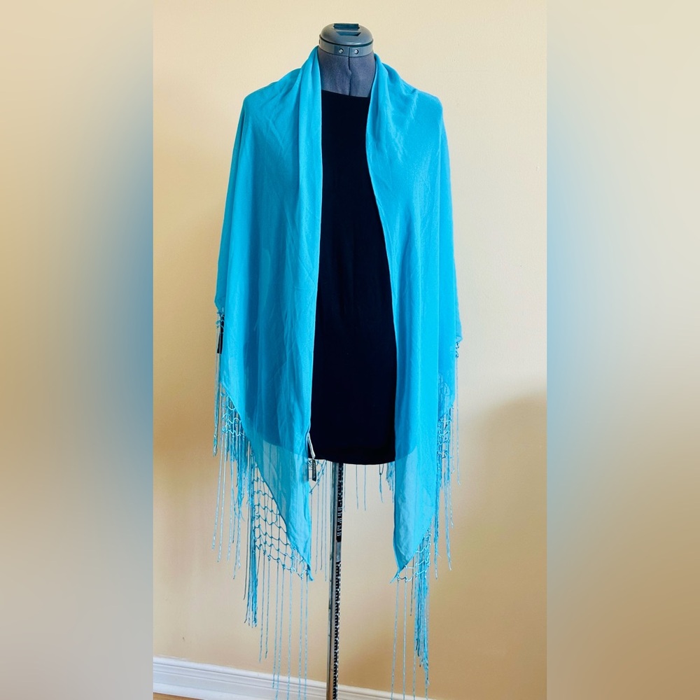 NWT Bijoux Terner Blue Fringe Shawl